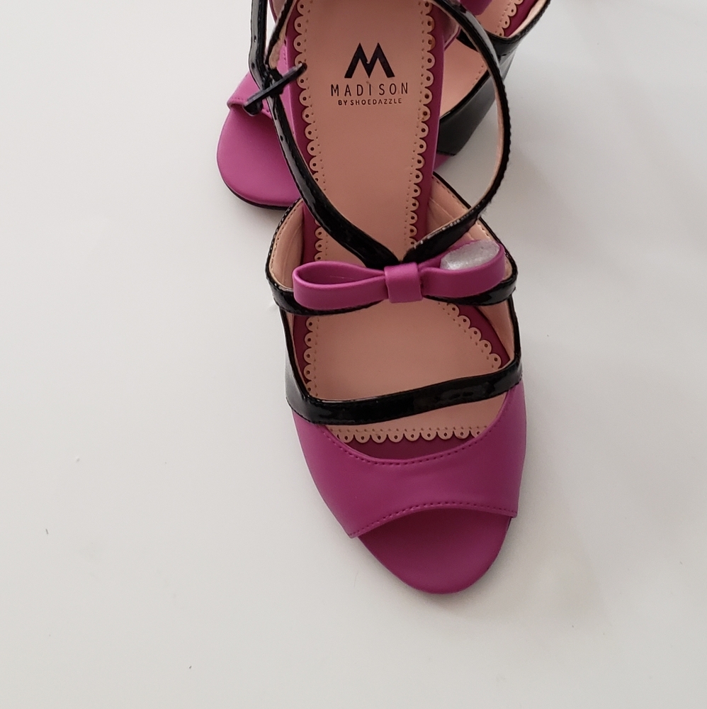 Sandals - Picture 3 of 4